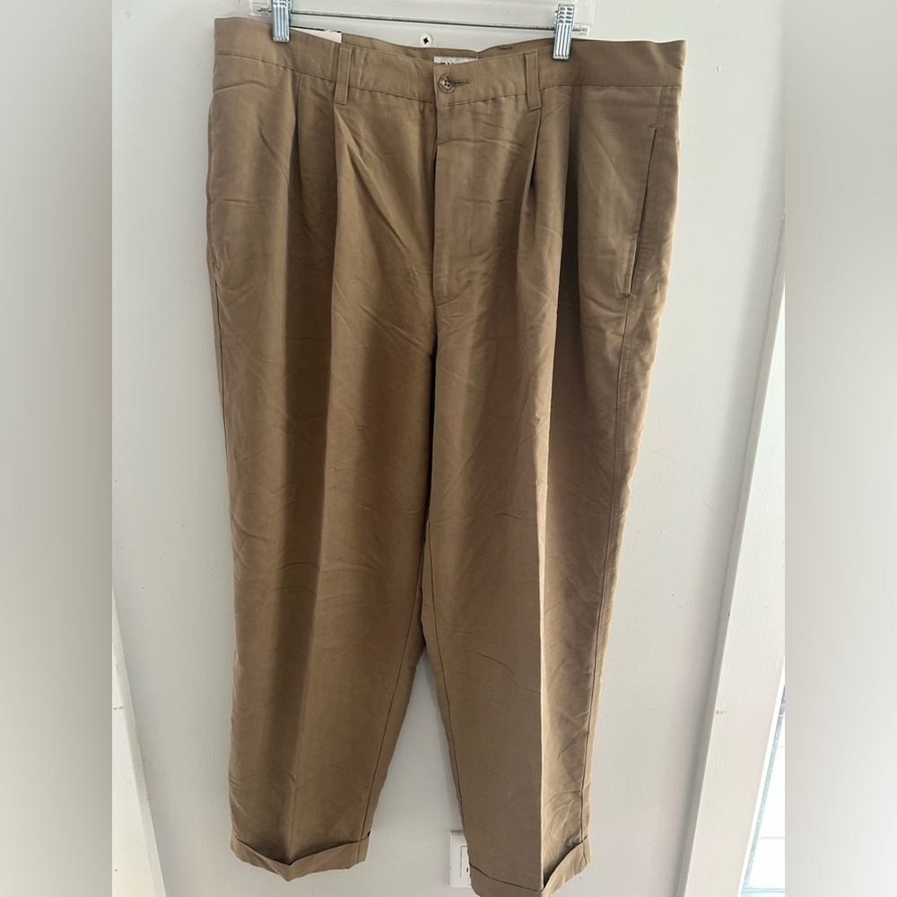 NEW-Arnold Palmer Men's Tan khaki Pleated Golf Pants 40 Waist 30inseam